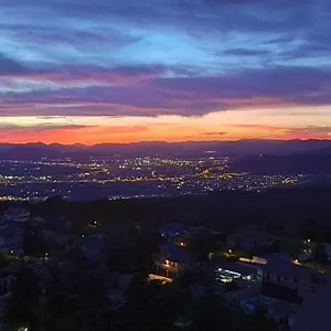 Acogedor Con Fantásticas Vistas. Apartamento La Zubia (Granada)